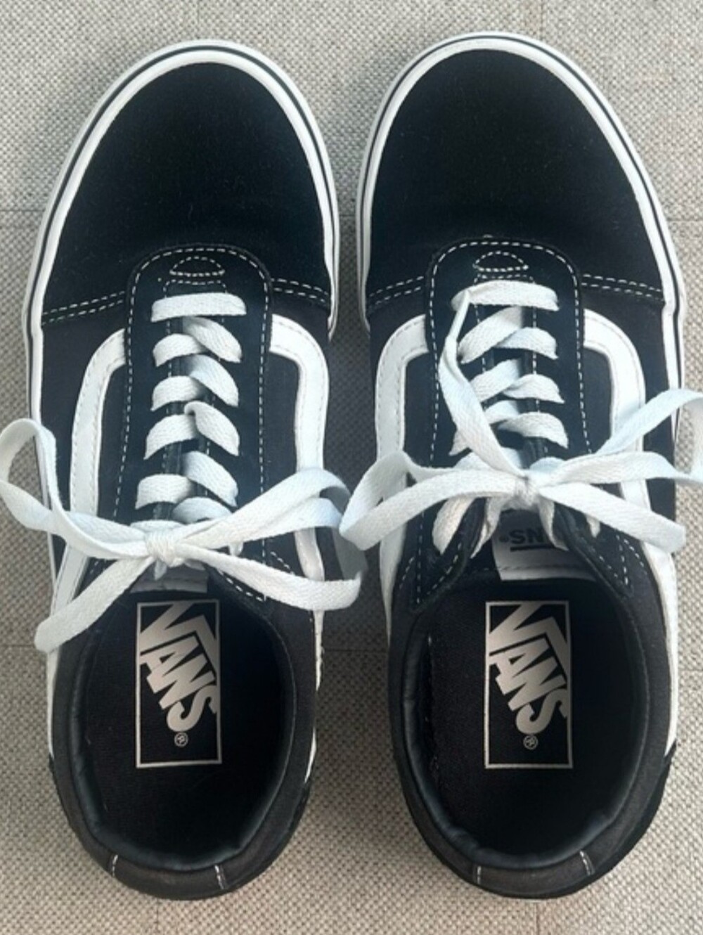 Vans Black and White Old Skool Low-Top Sneakers - Women